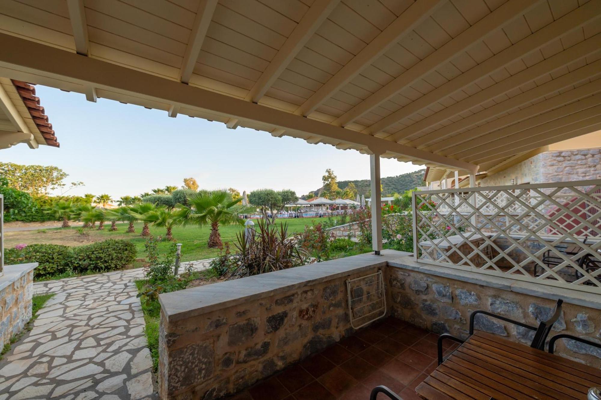 Aktaion Resort Gytheio Exterior foto